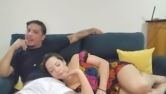 Intenzivní Anální Sex S Starší Ženou V Exkluzivní Filmové Scéně